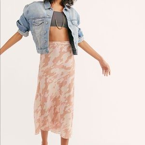Kendall Satin Midi Skirt - pink camo combo
